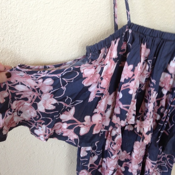 LoveStitch NWOT Floral Cold Shoulder Blouse Top - Picture 3 of 6